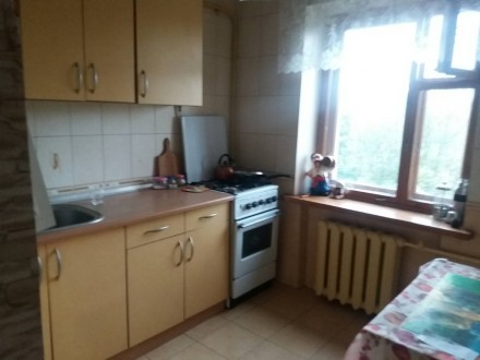 Комната с мебелью в 2-комн.кв., центр.. Чернигов. фото 1 Комната с мебелью в 2-комн.кв., центр.. Чернигов. фото 1