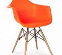 Кресло, сиденье из монолитного пластика, ножки деревянные, современный дизайн, д. . фото 2
