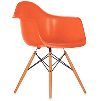 Стул Eames Plastic Chair, созданный знаменитой четой дизайнеров Чарльз и Рэй Имз. . фото 2