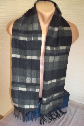 Теплый, очень и очень мягкий зимний мужской шарф, на концах бахрома.
Цвет униве. . фото 5