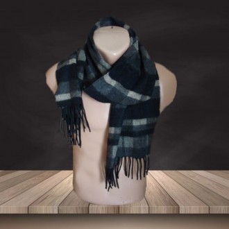 Теплый, очень и очень мягкий зимний мужской шарф, на концах бахрома.
Цвет униве. . фото 3