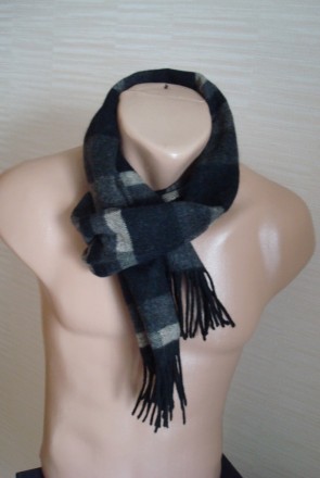 Теплый, очень и очень мягкий зимний мужской шарф, на концах бахрома.
Цвет униве. . фото 4