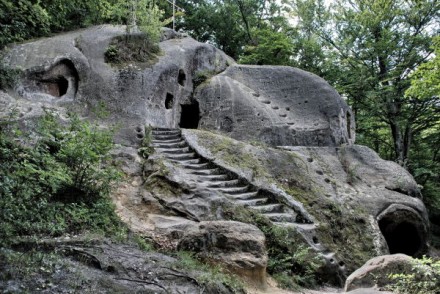 Однодневные экскурсии в Карпаты:
1. Поход в древние горные пещеры монахов
кото. . фото 7
