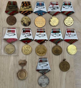 Набор медалей:
- "Наше дело правое" 1946г
- Победа в ВОВ. 20, 25, 30. . фото 3