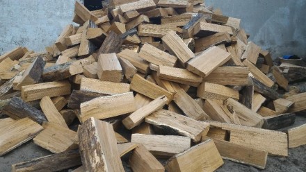Дрова дубовые колотые. Сухие дрова Дубовые дрова. Акация, ольха,сосна. Київ. фото 1 Дрова дубовые колотые. Сухие дрова Дубовые дрова. Акация, ольха,сосна. Київ. фото 1