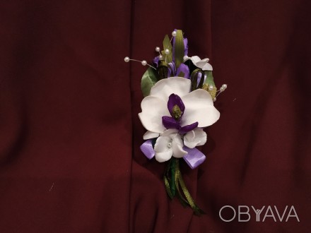 Бутоньерка
Бутоньерка для жениха или свидетеля из орхидеи. Ручная работа. Декори. . фото 1