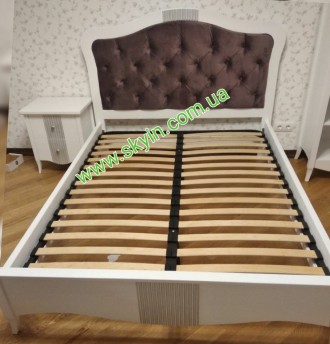 Цена указана за деревянную кровать София с двумя прикроватными тумбами на главно. . фото 5