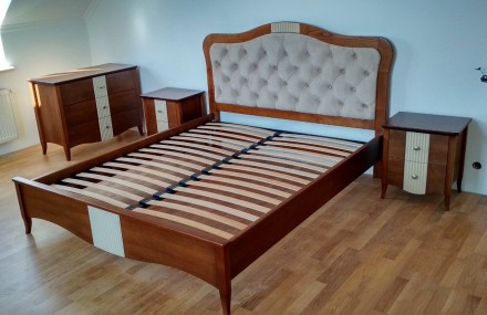 Цена указана за деревянную кровать София с двумя прикроватными тумбами на главно. . фото 8