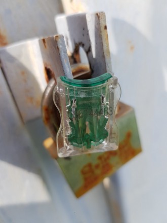 Пломба пластикова контрольна,  використовується для пломбування приборів відліку. . фото 3