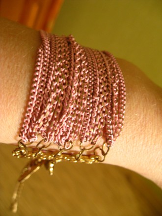 продам браслет розовый из множества цепочек. . фото 2