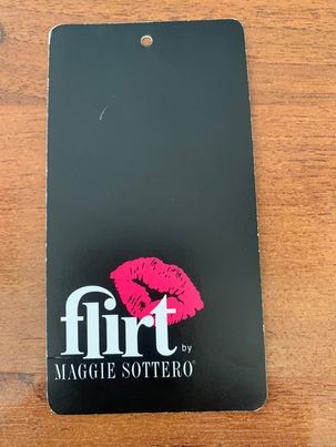Продается шикарное вечернее платье Flirt by Maggie Sottero. Лаконичный крой длин. . фото 7