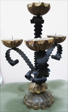Подсвечник ручной работы на 4 свечки. Кованный металл, деревянное основание и ро. . фото 3