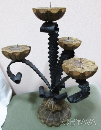 Подсвечник ручной работы на 4 свечки. Кованный металл, деревянное основание и ро. . фото 1