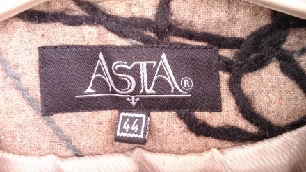 Продам костюм фирмы Asta
Размер пиджака:44(50)
Разменр юбки:46(52)
Состав: 80. . фото 9