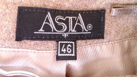 Продам костюм фирмы Asta
Размер пиджака:44(50)
Разменр юбки:46(52)
Состав: 80. . фото 6