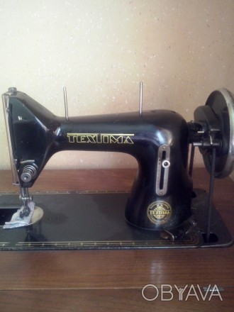 Раритетна швейна машинка TEXTIMA  в робочому стані. . фото 1
