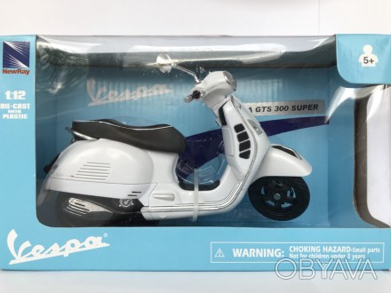 Продам модель скутера в масштабі 1:12 Vespa GTS 300 Super від New Ray . Ціна 350. . фото 1