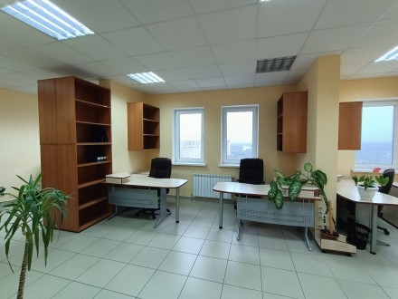 Офіс 90 м2, меблі, панорамний вигд, Чавдар 3, метро Осокорки. Киев. фото 1 Офіс 90 м2, меблі, панорамний вигд, Чавдар 3, метро Осокорки. Киев. фото 1
