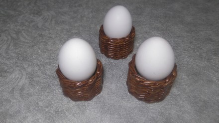 Пасхальные подставки для яиц.
Сплетены из бумажной лозы. Покрыты двойным слоем . . фото 2