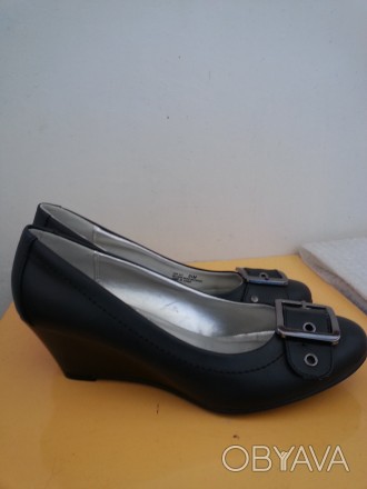 Продам новые туфли из качественной искусственной кожи, очень удобные  Каблук-тан. . фото 1