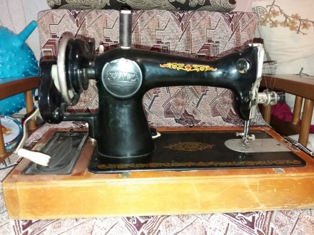 Продам на запчасти или под ремонт ручную швейную машинку Подольского механическо. . фото 3