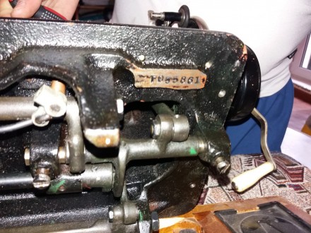 Продам на запчасти или под ремонт ручную швейную машинку Подольского механическо. . фото 8