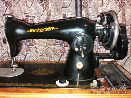 Продам на запчасти или под ремонт ручную швейную машинку Подольского механическо. . фото 1