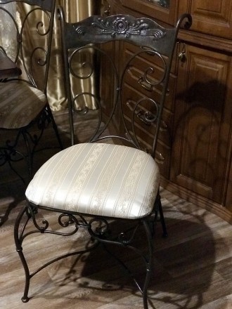 Для истинных ценителей - шикарный гарнитур с шестью стульями для большого дома. . . фото 3