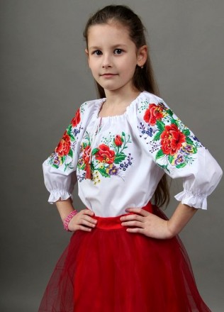 Дитяча українська вишиванка оздоблена квітковим орнаментом неодмінно сподобаєтьс. . фото 3