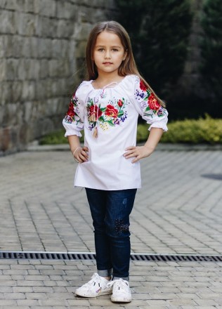 Дитяча українська вишиванка оздоблена квітковим орнаментом неодмінно сподобаєтьс. . фото 2