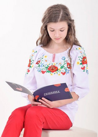Дитяча українська вишиванка оздоблена квітковим орнаментом неодмінно сподобаєтьс. . фото 6