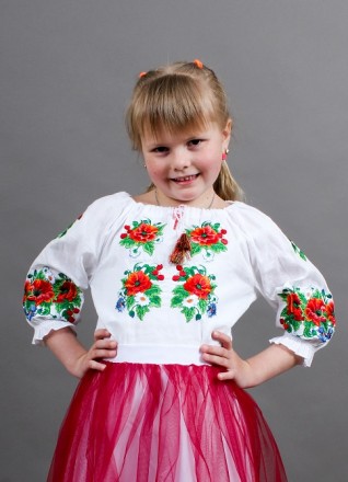 Дитяча українська вишиванка оздоблена квітковим орнаментом неодмінно сподобаєтьс. . фото 9