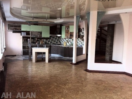 4-комнатная квартира, 180 м.кв.. Киев. фото 1 4-комнатная квартира, 180 м.кв.. Киев. фото 1