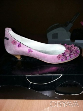 Лодочки Miss Sixty розового цвета в цветочках есть шнурок- завязка вокруг ноги.с. . фото 1