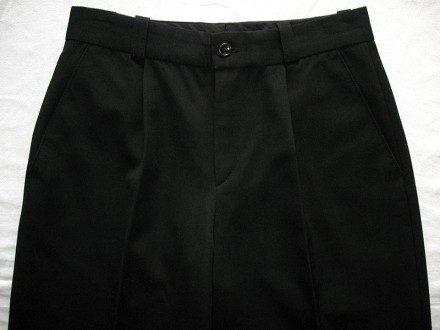 Продам школьные чёрные брюки для мальчика.
Рост - 170 см, размер - 44.
Длина п. . фото 7