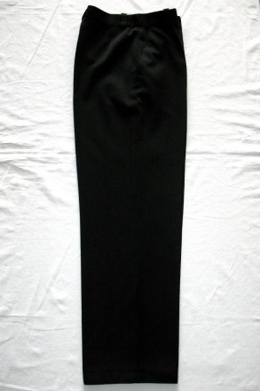 Продам школьные чёрные брюки для мальчика.
Рост - 170 см, размер - 44.
Длина п. . фото 6