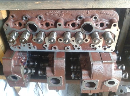 Головка блока цилиндров двигателя Д-240 (МТЗ). Запорожье. фото 1