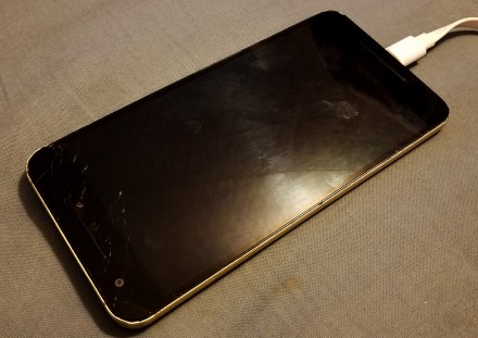 Продам Google Nexus 6P в плохом состоянии - экран в трещинах, но работает отличн. . фото 6