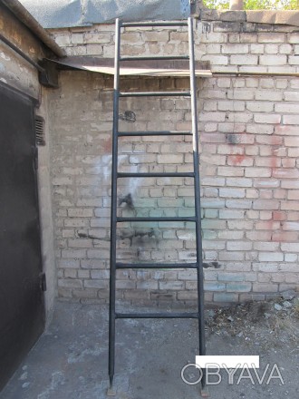 Продам мощную железную лестницу 3 метра. Ширина - 69 см.  8 ступенек расстояние . . фото 1