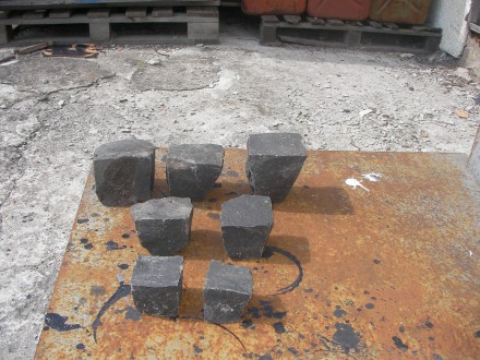ЧП Укрметпром-Гарант производит брусчатку из натурального камня(базальт).Размер . . фото 3