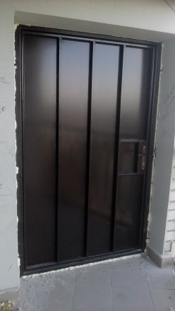 Конструкция двери состоит из усиленной металлической коробки: профильной прямоуг. . фото 11