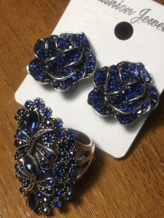 Красивые серьги в виде розы,серьги -клипсы,с синими кубическими цирконами,есть к. . фото 13