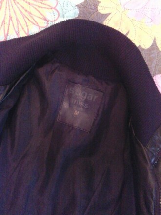 Продаю женскую куртку
цвет чёрный
размер S/М/,42-44, рукав 62 см
резинки не р. . фото 5