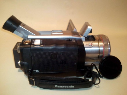 Продам полупрофессиональную цифровую видеокамеру Panasonic NV-GS400GC-S в отличн. . фото 5