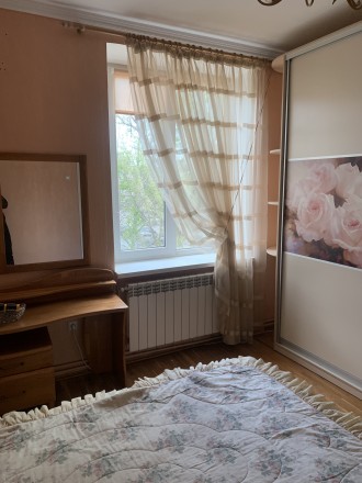 Продам отличную двухкомнатную квартиру сталинку в самом центре Бердянска на прим. Центр. фото 4