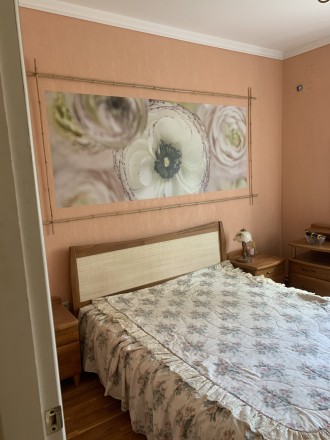 Продам отличную двухкомнатную квартиру сталинку в самом центре Бердянска на прим. Центр. фото 3