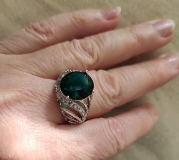 Очень интересное кольцо перстень с крупным Изумрудом(фианитом),красивого именно . . фото 3