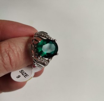 Очень интересное кольцо перстень с крупным Изумрудом(фианитом),красивого именно . . фото 5