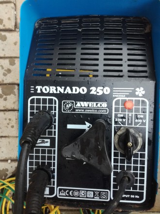 Продам сварочный аппарат Торнадо 250.
Полный комплект (провода, маска и прочее). . фото 2