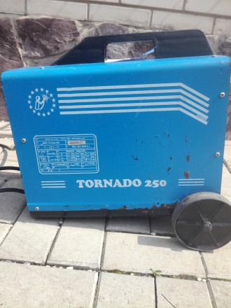 Продам сварочный аппарат Торнадо 250.
Полный комплект (провода, маска и прочее). . фото 4